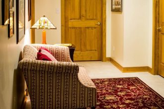 nowocześnie wykończony przedpokój